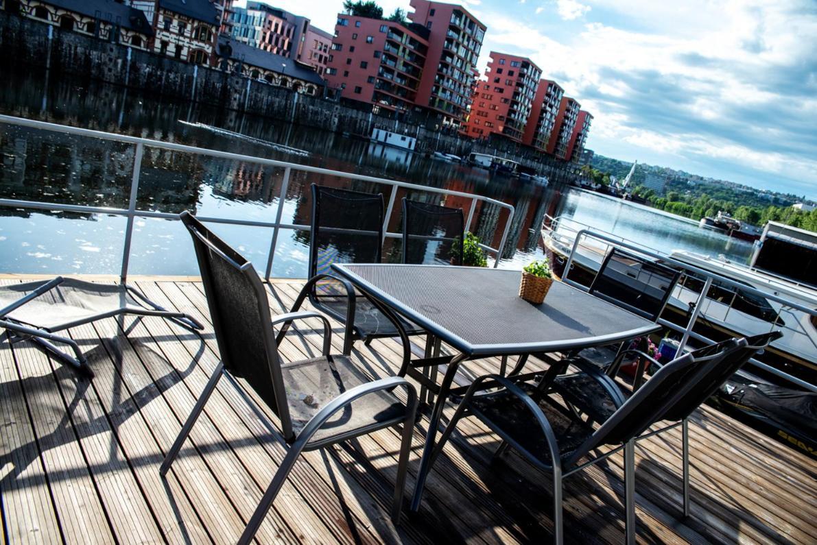 Готель Houseboat Bonanza Прага Екстер'єр фото